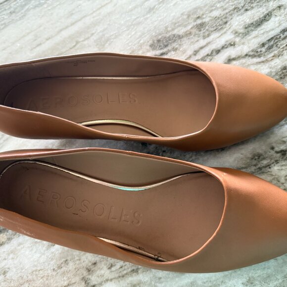 Women's Aerosoles Iris Wedge Pump in tan - Picture 4 of 5